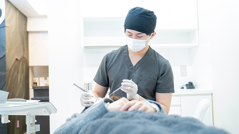 治療開始（インプラント埋入手術）